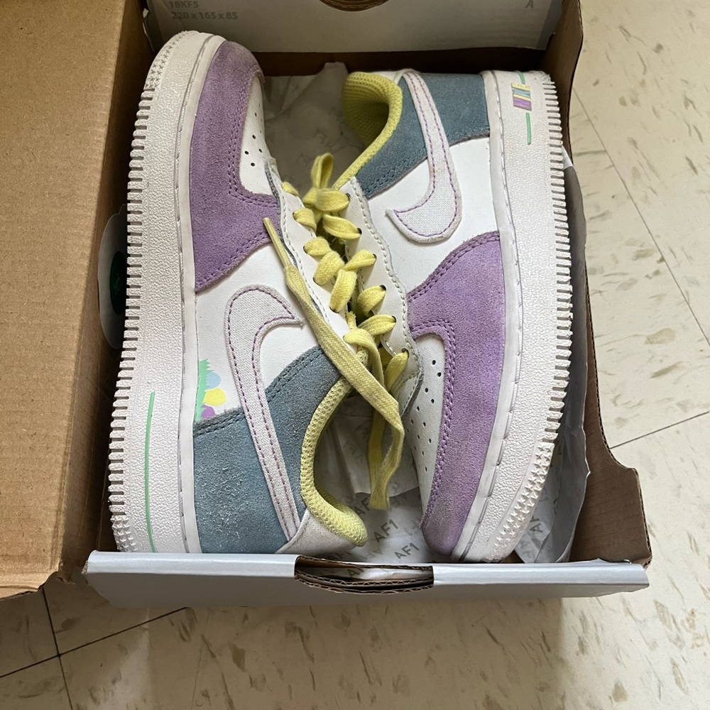 Nike Force 1 LV8